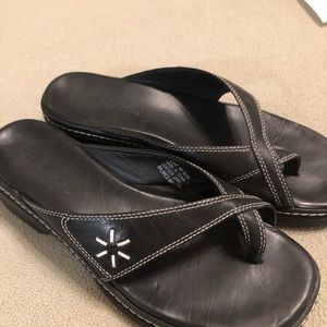 Clark’s cute slip ons size 7